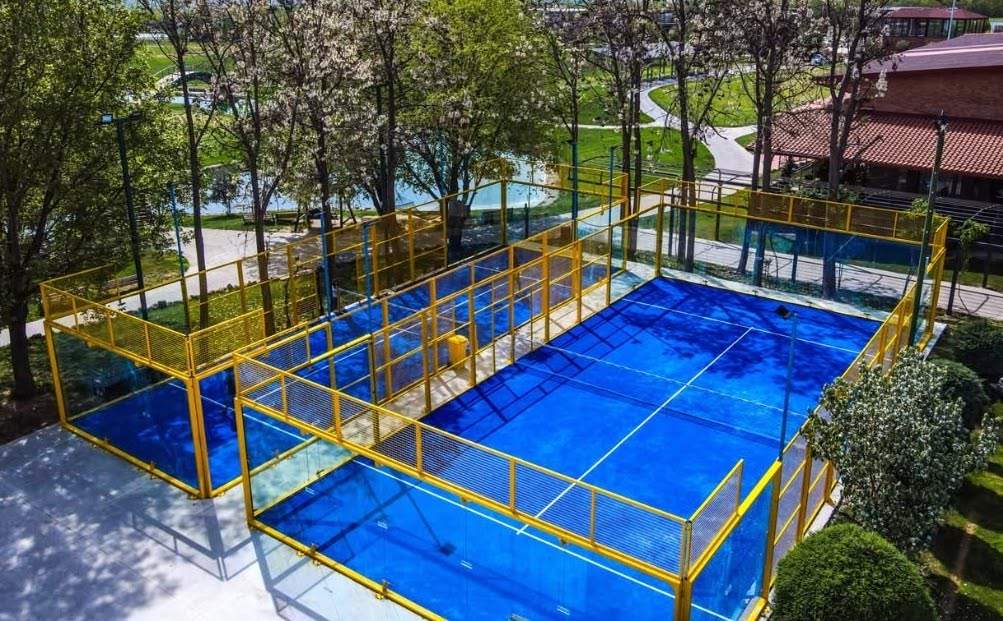 Outdoor padel court at Ambassadori Kachreti Resort in Kachreti